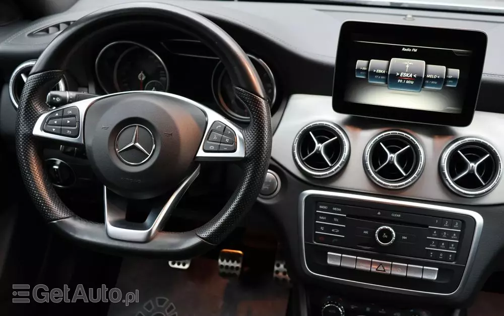 MERCEDES-BENZ CLA 180 d AMG Line