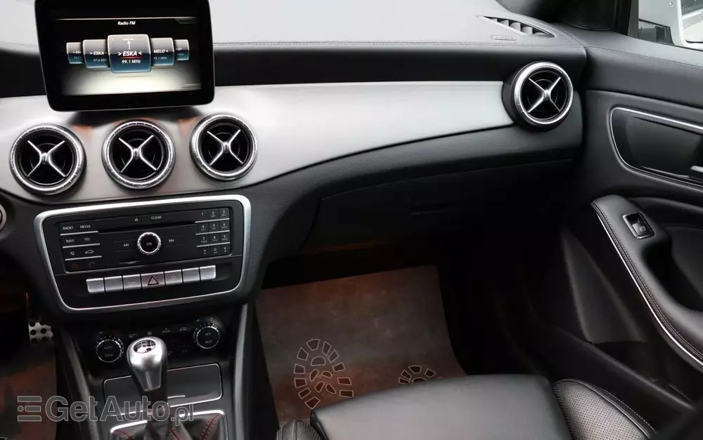 MERCEDES-BENZ CLA 180 d AMG Line