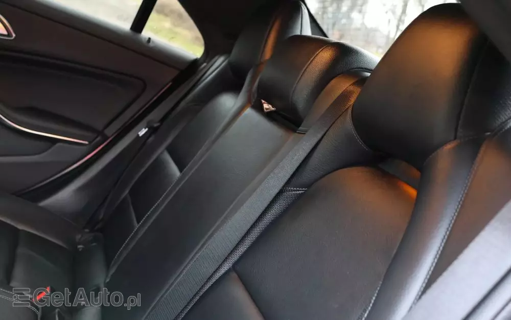 MERCEDES-BENZ CLA 180 d AMG Line