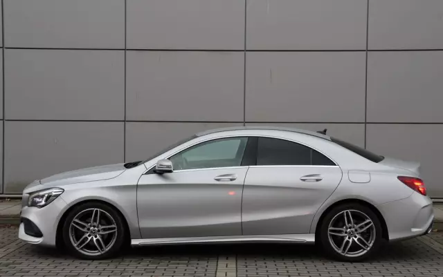 MERCEDES-BENZ CLA 180 d AMG Line