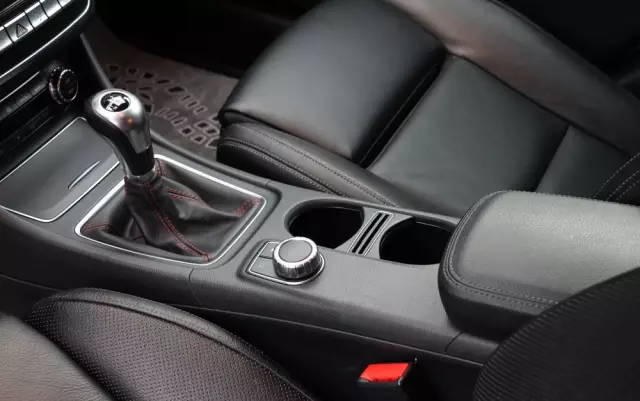 MERCEDES-BENZ CLA 180 d AMG Line