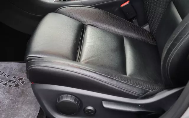 MERCEDES-BENZ CLA 180 d AMG Line