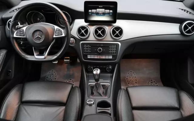 MERCEDES-BENZ CLA 180 d AMG Line