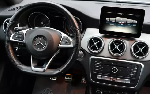 MERCEDES-BENZ CLA 180 d AMG Line