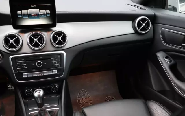 MERCEDES-BENZ CLA 180 d AMG Line