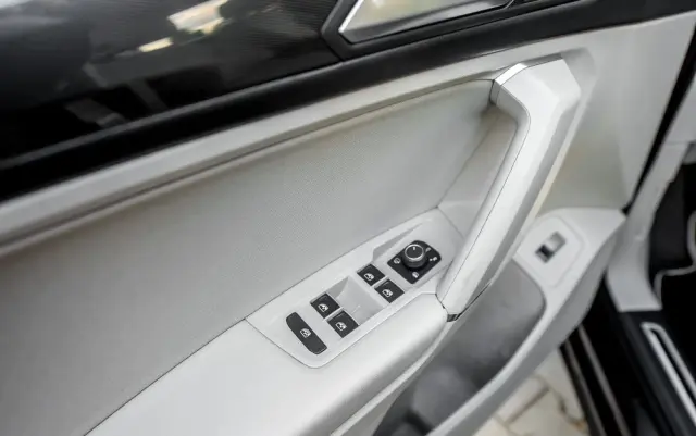 VOLKSWAGEN Tiguan 2.0 TDI SCR 4MOTION DSG Highline