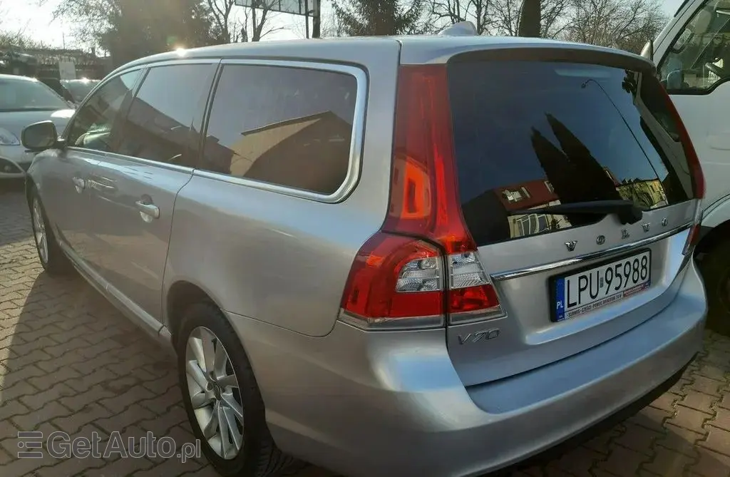 VOLVO V70 
