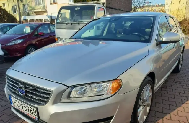 VOLVO V70 