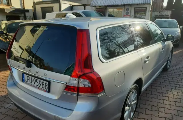 VOLVO V70 