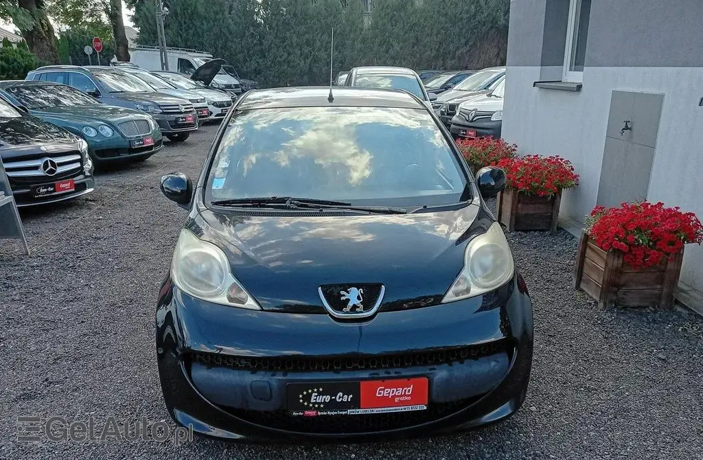 PEUGEOT 107 