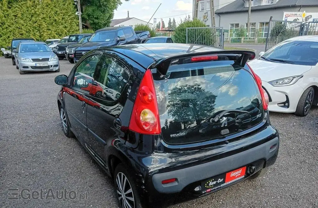 PEUGEOT 107 