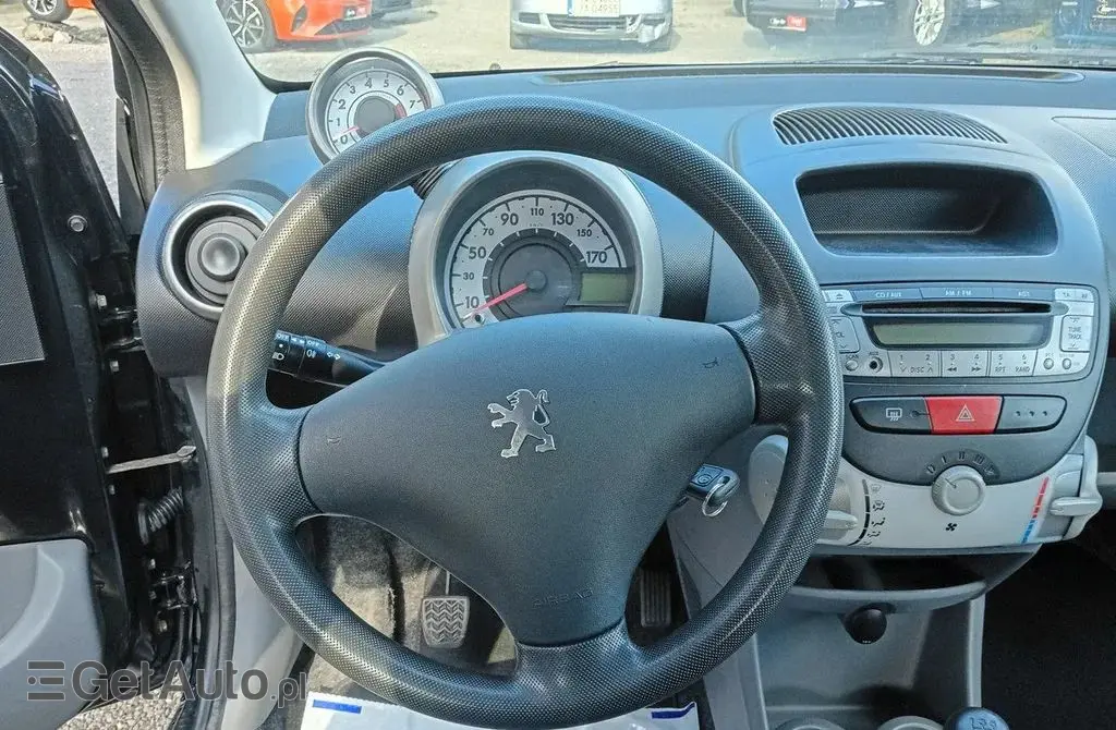 PEUGEOT 107 