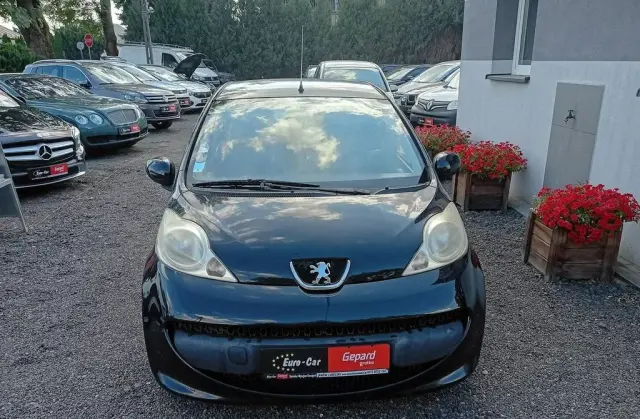 PEUGEOT 107 