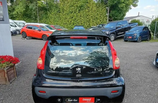 PEUGEOT 107 