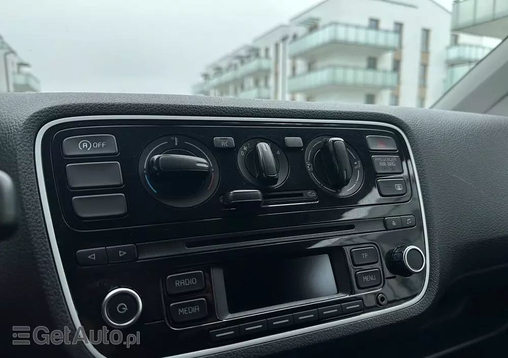 VOLKSWAGEN Up! (BlueMotion Technology) high