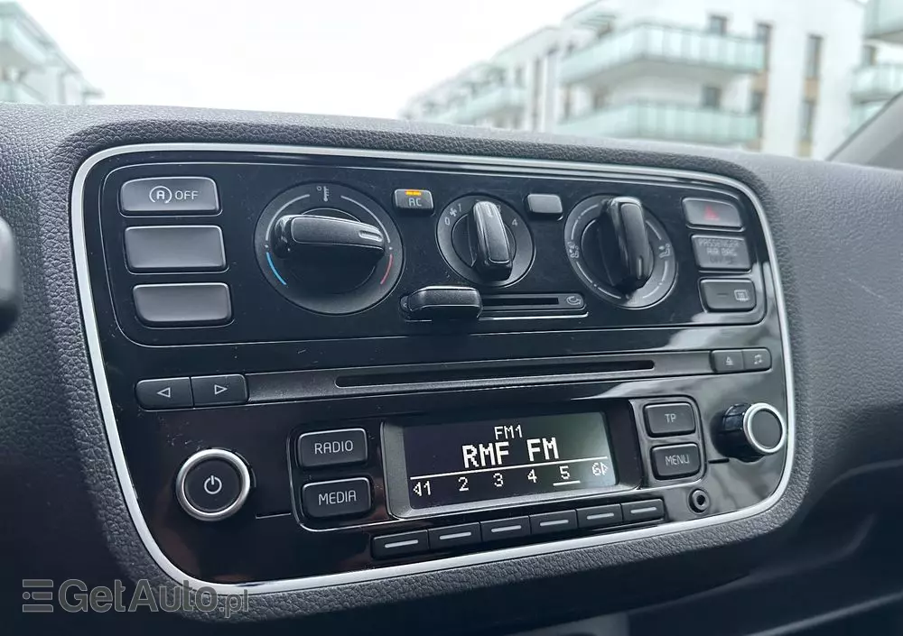 VOLKSWAGEN Up! (BlueMotion Technology) high