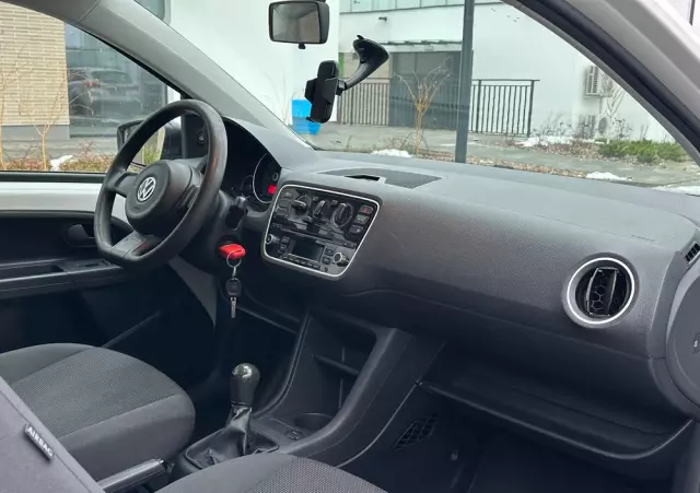 VOLKSWAGEN Up! (BlueMotion Technology) high