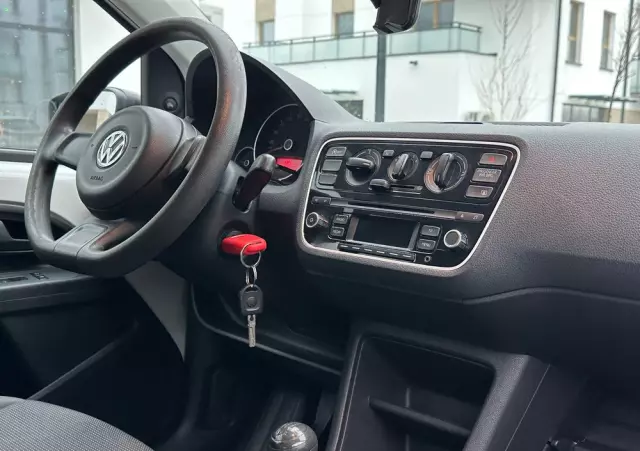 VOLKSWAGEN Up! (BlueMotion Technology) high
