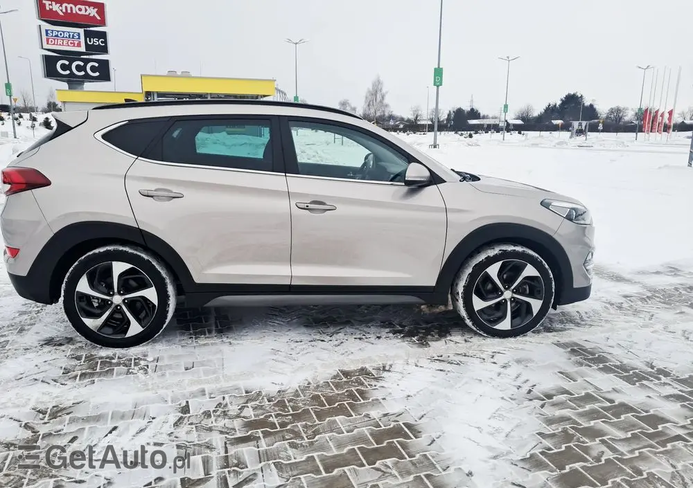 HYUNDAI Tucson 