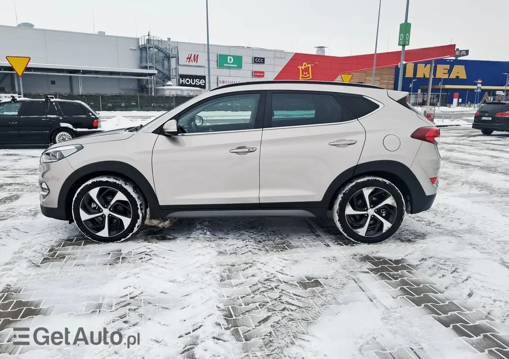 HYUNDAI Tucson 