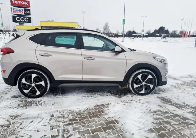 HYUNDAI Tucson 