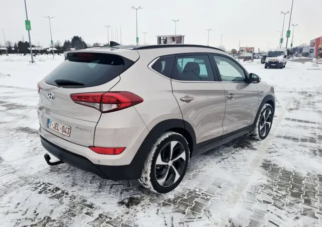 HYUNDAI Tucson 