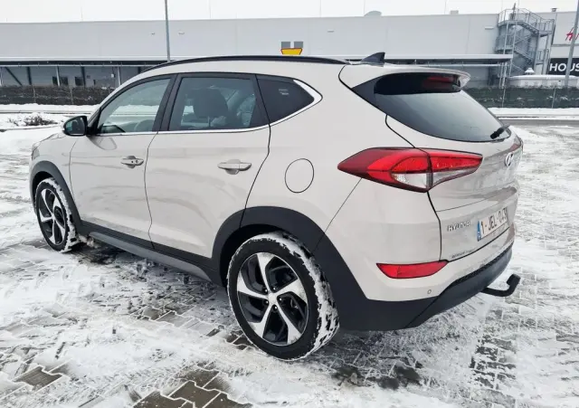 HYUNDAI Tucson 