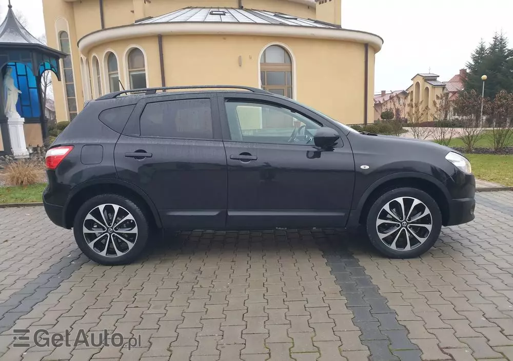 NISSAN Qashqai 2.0 dCi 4 x 4 DPF tekna