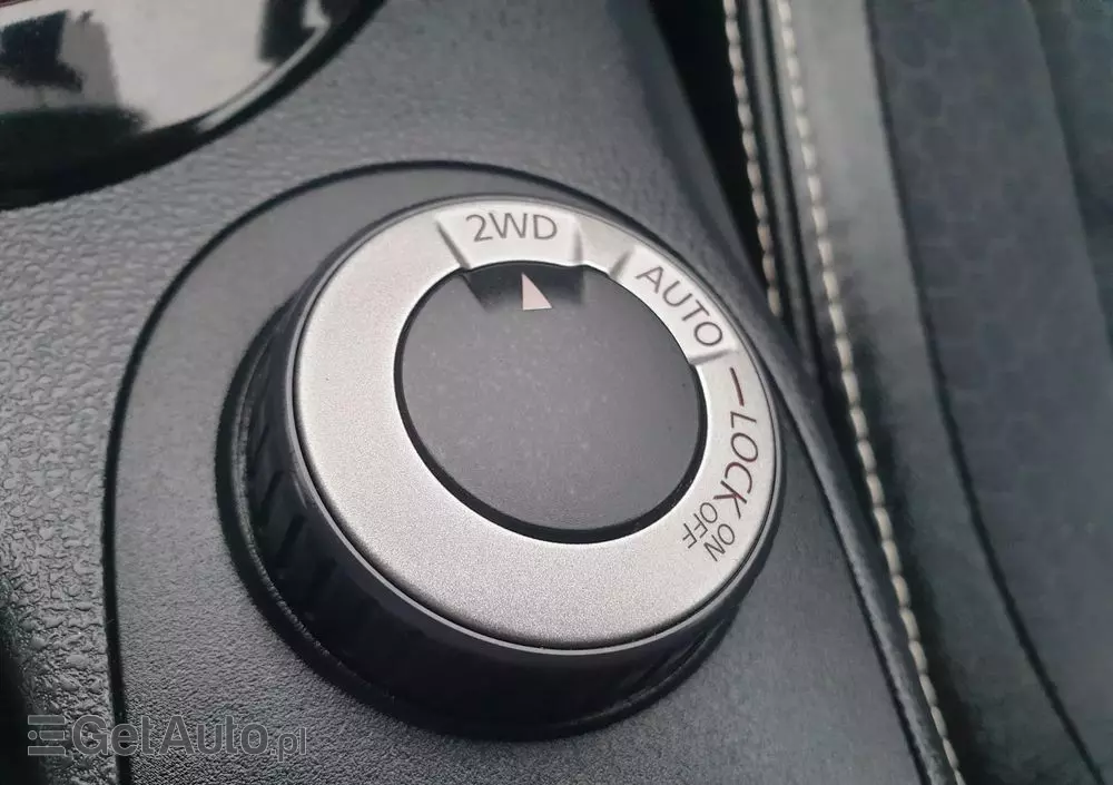 NISSAN Qashqai 2.0 dCi 4 x 4 DPF tekna