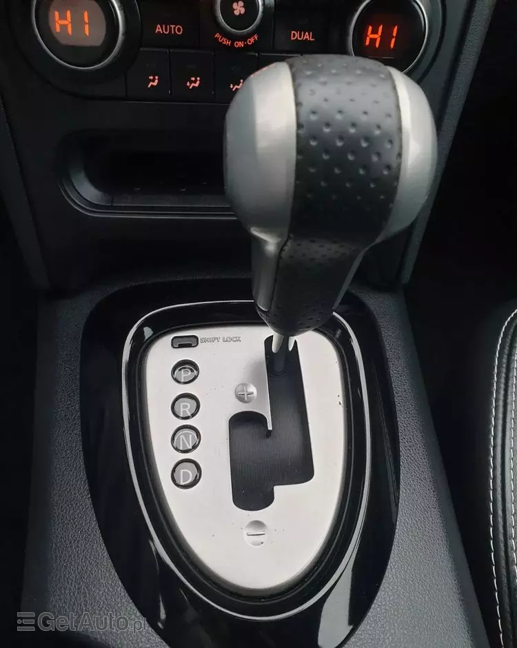 NISSAN Qashqai 2.0 dCi 4 x 4 DPF tekna