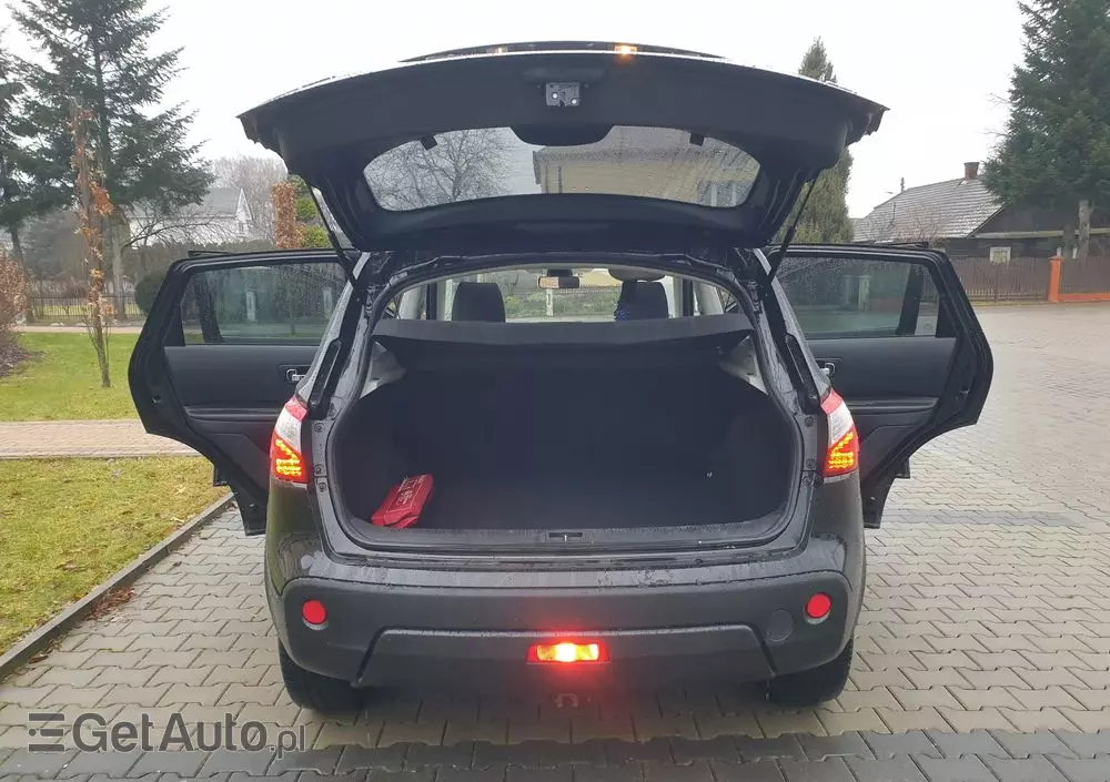 NISSAN Qashqai 2.0 dCi 4 x 4 DPF tekna