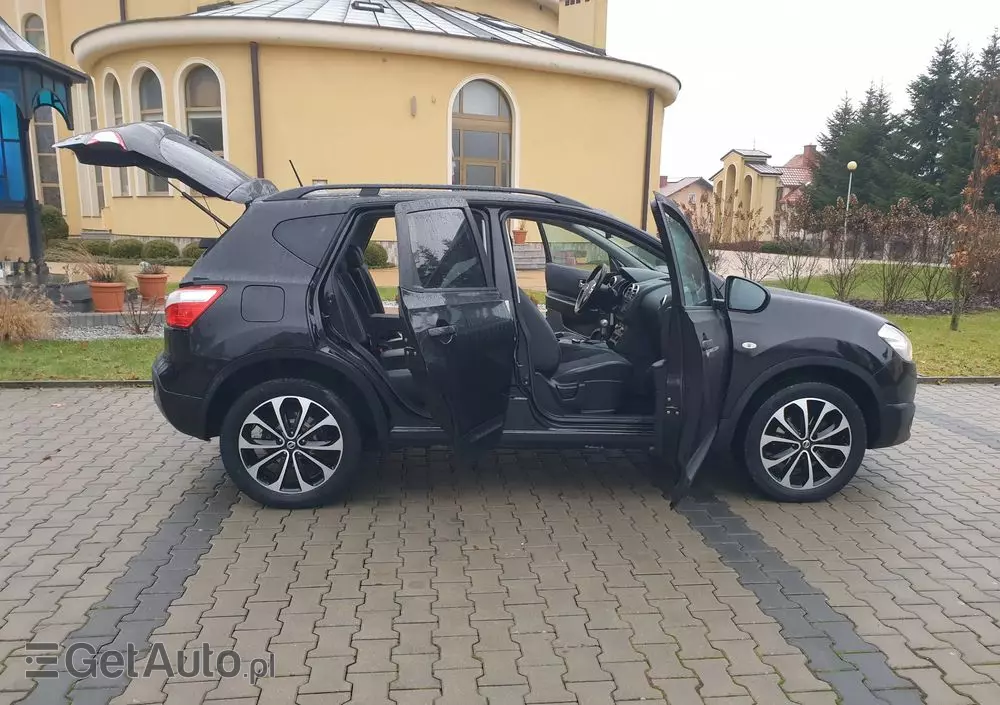 NISSAN Qashqai 2.0 dCi 4 x 4 DPF tekna