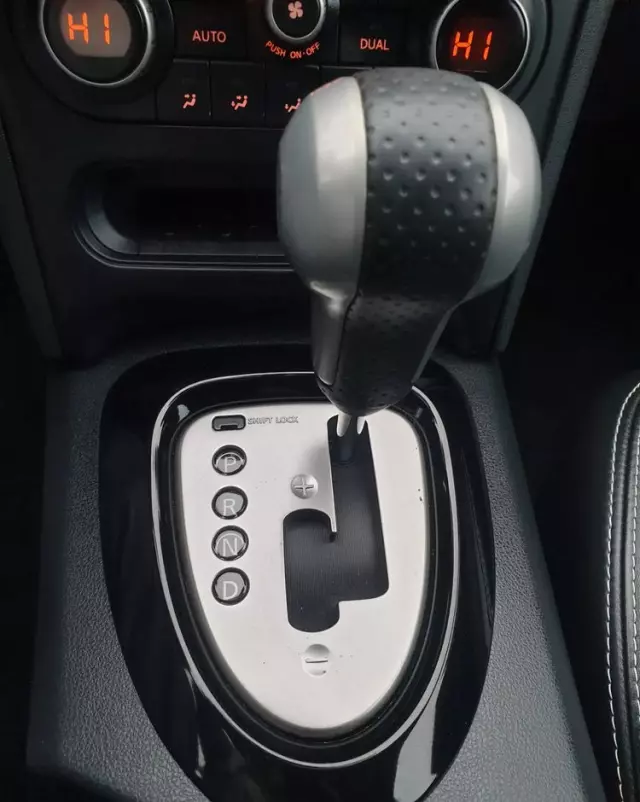 NISSAN Qashqai 2.0 dCi 4 x 4 DPF tekna