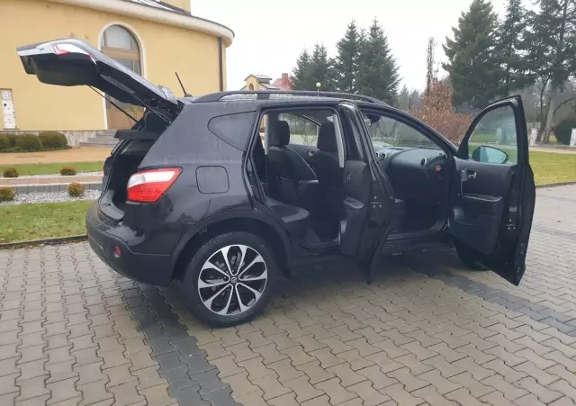 NISSAN Qashqai 2.0 dCi 4 x 4 DPF tekna