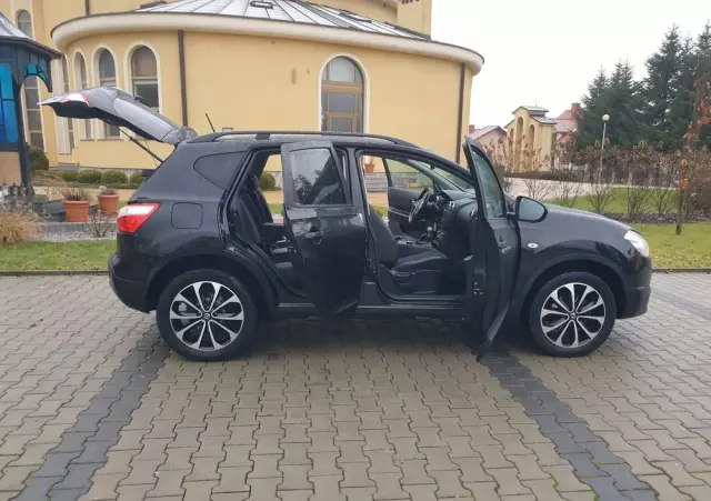 NISSAN Qashqai 2.0 dCi 4 x 4 DPF tekna