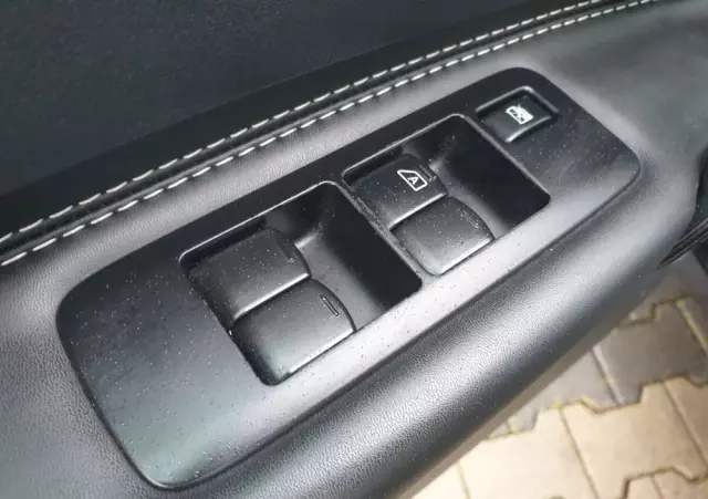 NISSAN Qashqai 2.0 dCi 4 x 4 DPF tekna