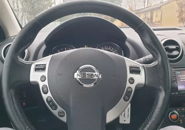 NISSAN Qashqai 2.0 dCi 4 x 4 DPF tekna