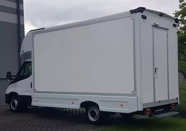 IVECO DAILY KONTENER NISKOPODŁOGOWY 4,43x2,23x2,42 SKLEP BAR FOODTRUCK KAMPER KLIMA 