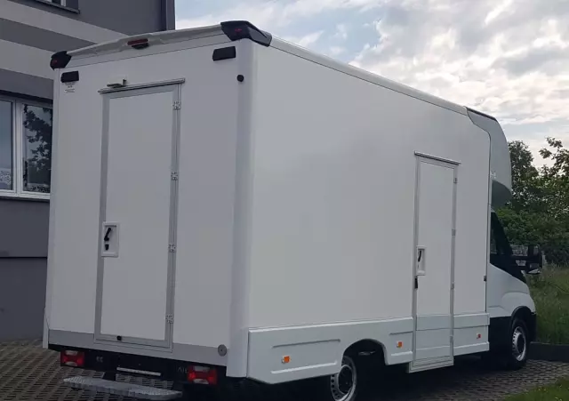 IVECO DAILY KONTENER NISKOPODŁOGOWY 4,43x2,23x2,42 SKLEP BAR FOODTRUCK KAMPER KLIMA 