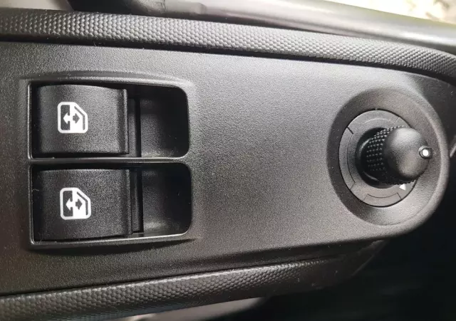 IVECO DAILY KONTENER NISKOPODŁOGOWY 4,43x2,23x2,42 SKLEP BAR FOODTRUCK KAMPER KLIMA 