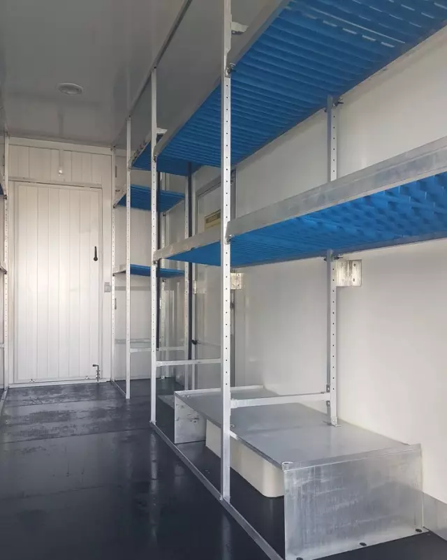 IVECO DAILY KONTENER NISKOPODŁOGOWY 4,43x2,23x2,42 SKLEP BAR FOODTRUCK KAMPER KLIMA 