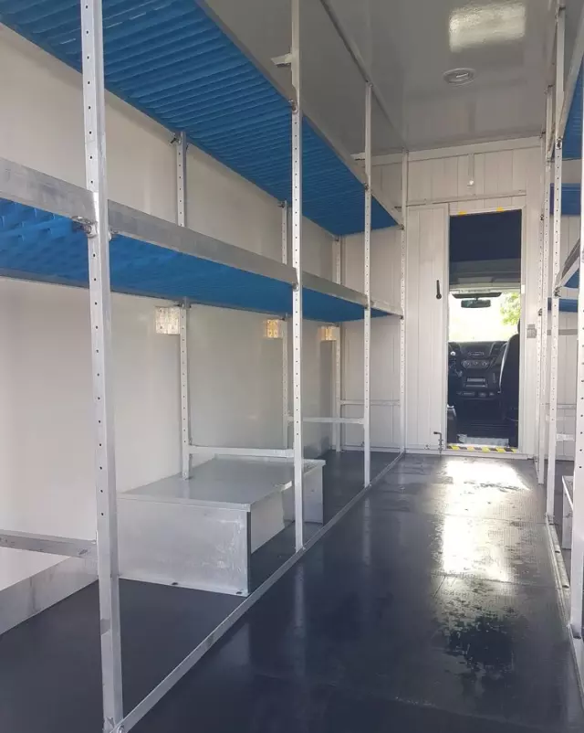 IVECO DAILY KONTENER NISKOPODŁOGOWY 4,43x2,23x2,42 SKLEP BAR FOODTRUCK KAMPER KLIMA 