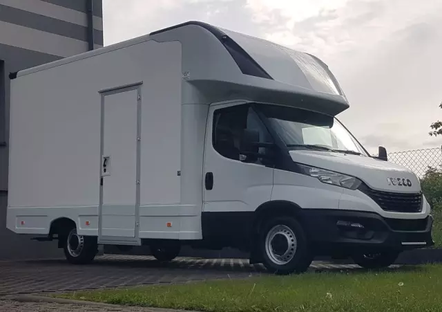 IVECO DAILY KONTENER NISKOPODŁOGOWY 4,43x2,23x2,42 SKLEP BAR FOODTRUCK KAMPER KLIMA 