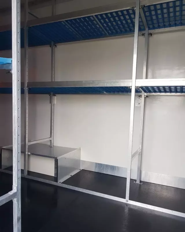 IVECO DAILY KONTENER NISKOPODŁOGOWY 4,43x2,23x2,42 SKLEP BAR FOODTRUCK KAMPER KLIMA 