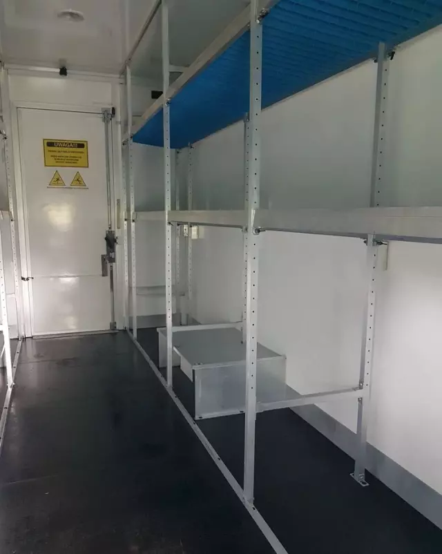 IVECO DAILY KONTENER NISKOPODŁOGOWY 4,43x2,23x2,42 SKLEP BAR FOODTRUCK KAMPER KLIMA 