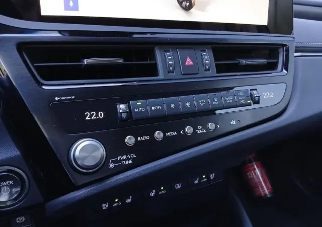 LEXUS ES 300h Prestige