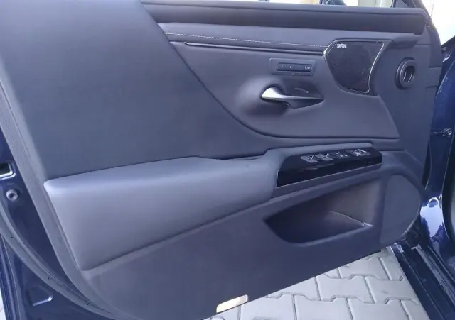 LEXUS ES 300h Prestige