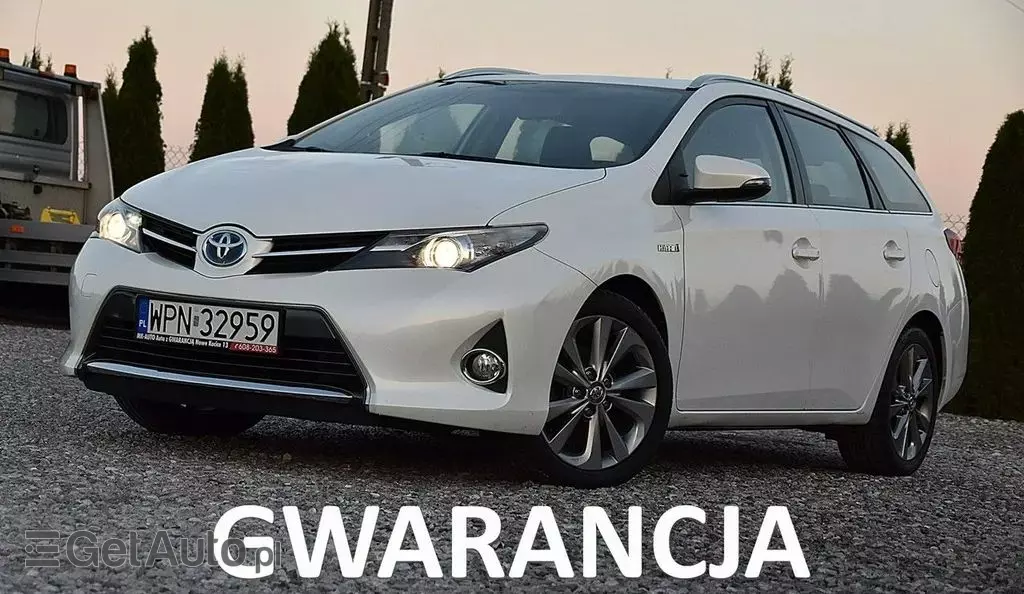 TOYOTA Auris 