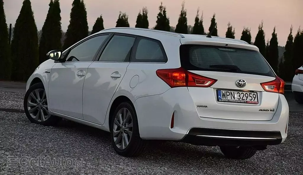 TOYOTA Auris 