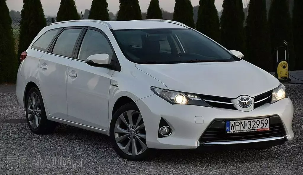 TOYOTA Auris 